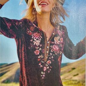Brand New! Luxurious Velvet Floral Embroidered Blouse Retail $320.